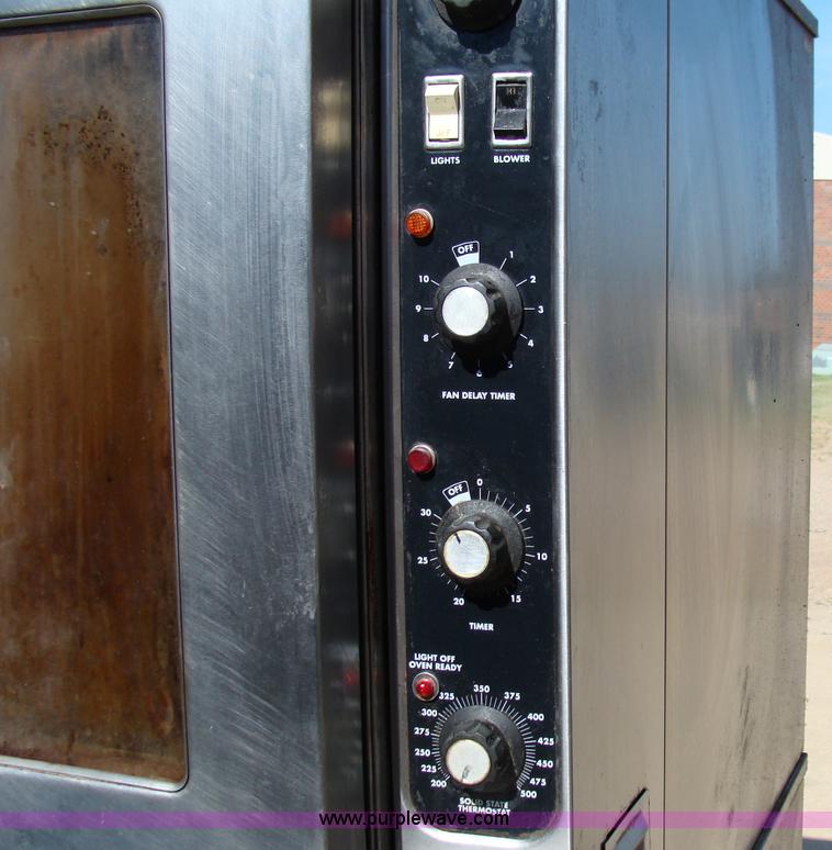 image for item 2595 Blodgett convection oven