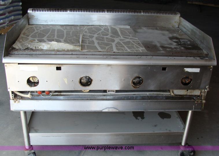 image for item 2597 2' x 4' gas griddle