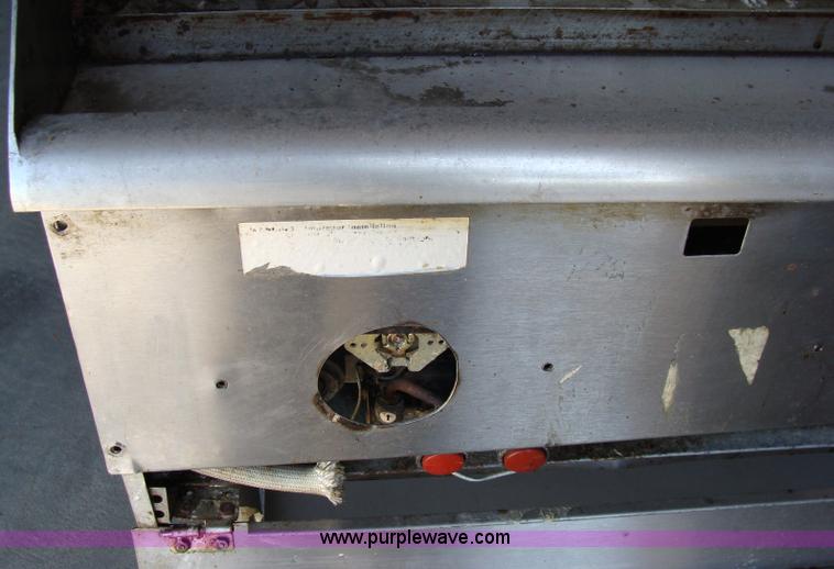 image for item 2597 2' x 4' gas griddle