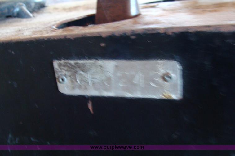 image for item 2598 FMC tire machine