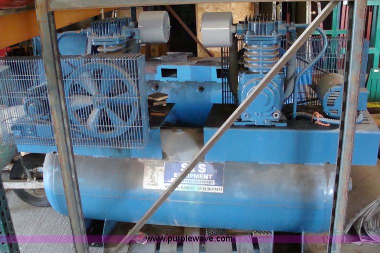 image for item 2599 Low pressure, high volume air compressor and an additional tank