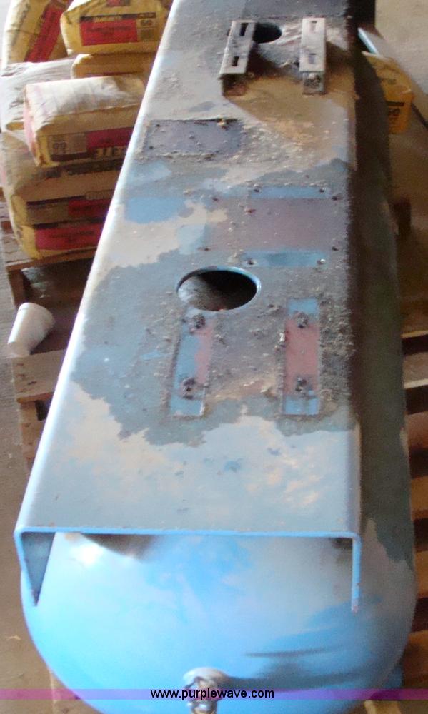 image for item 2599 Low pressure, high volume air compressor and an additional tank