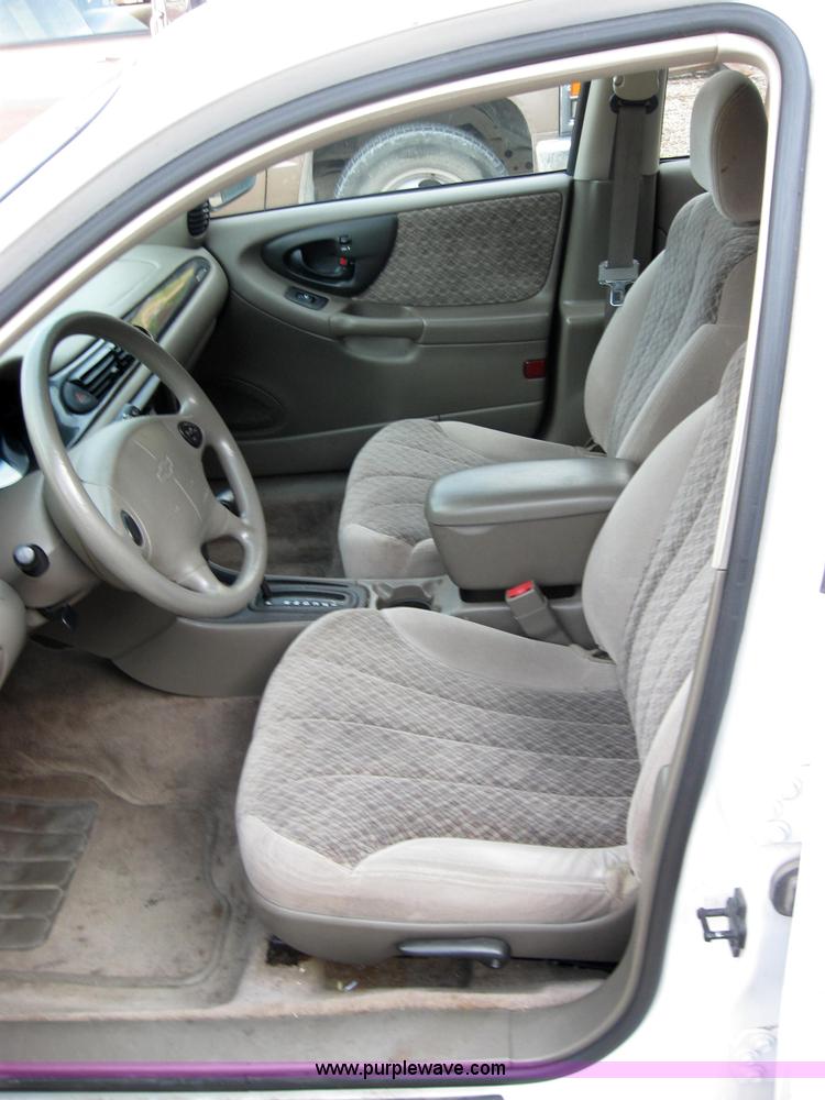 image for item 2714 2000 Chevrolet Malibu