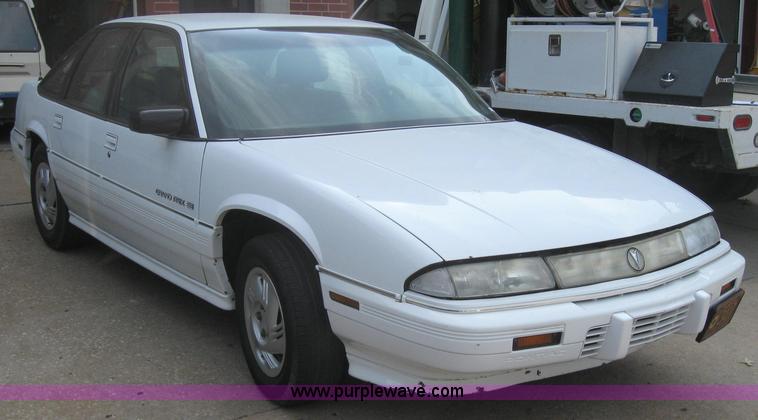 image for item 2715 1994 Pontiac Grand Prix SE