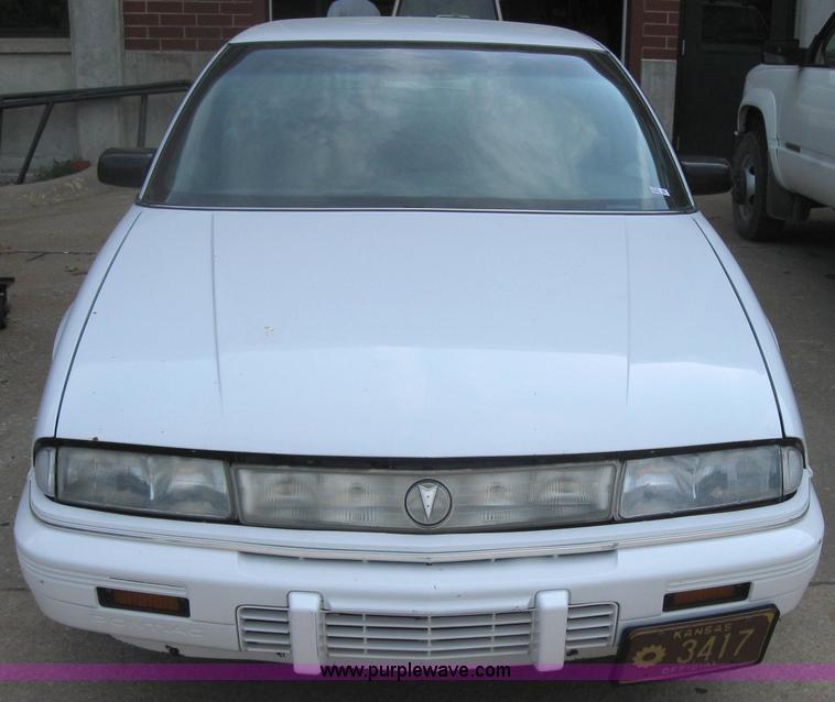 image for item 2715 1994 Pontiac Grand Prix SE