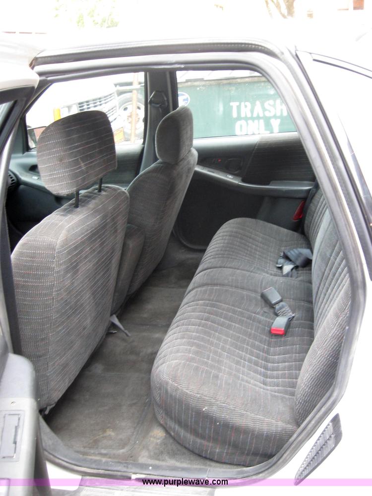 image for item 2715 1994 Pontiac Grand Prix SE