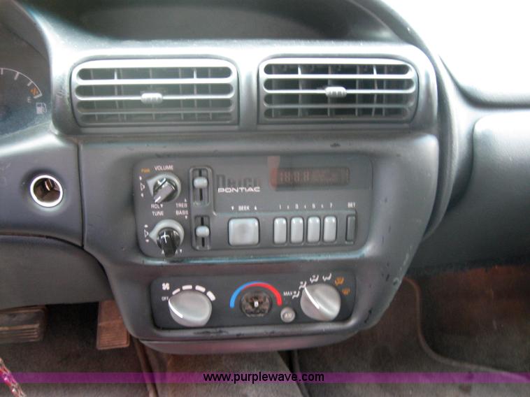 image for item 2715 1994 Pontiac Grand Prix SE