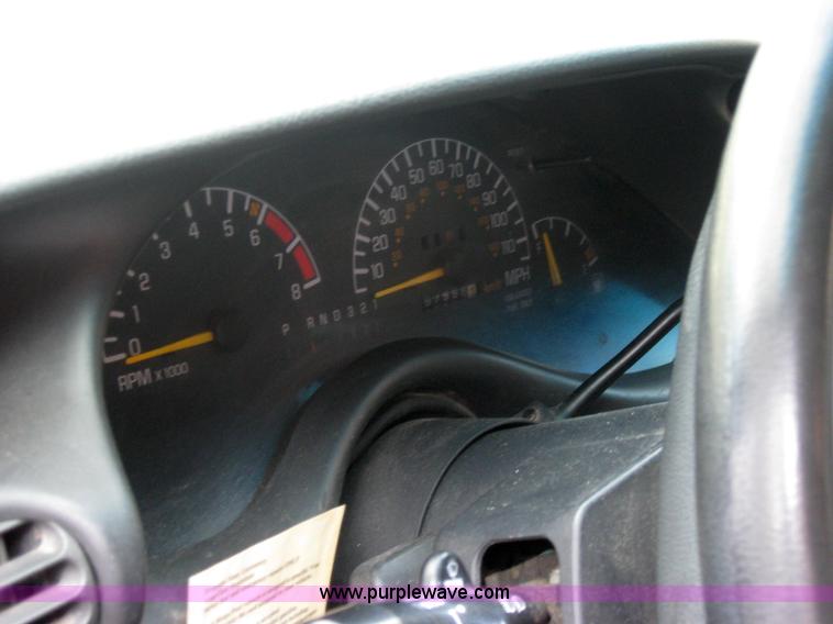 image for item 2715 1994 Pontiac Grand Prix SE