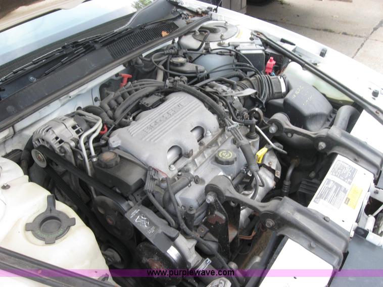 image for item 2715 1994 Pontiac Grand Prix SE