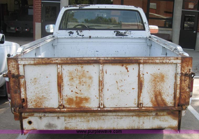 image for item 2717 1987 Chevrolet Custom Deluxe R20 pickup truck