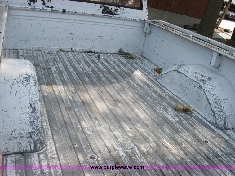 image for item 2717 1987 Chevrolet Custom Deluxe R20 pickup truck