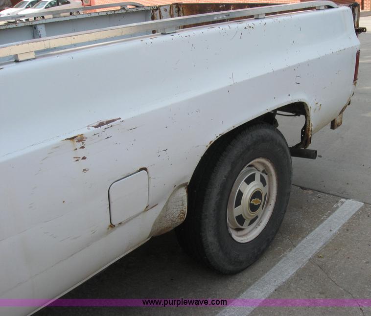 image for item 2717 1987 Chevrolet Custom Deluxe R20 pickup truck