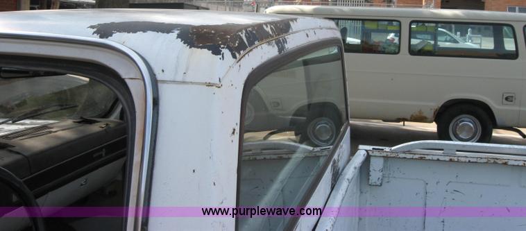 image for item 2717 1987 Chevrolet Custom Deluxe R20 pickup truck