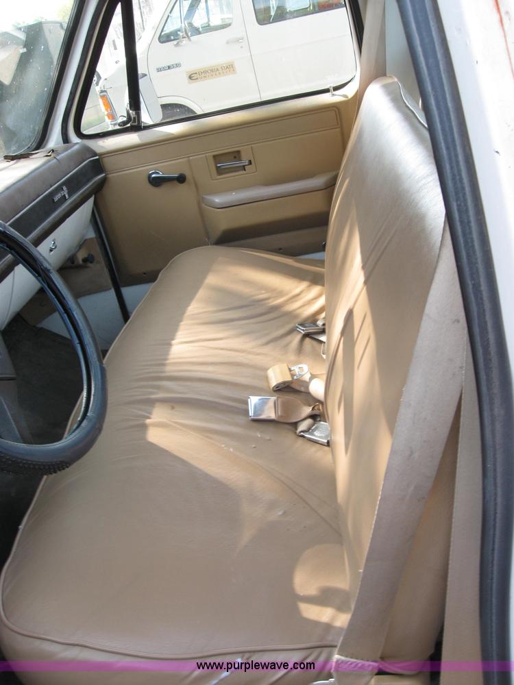 image for item 2717 1987 Chevrolet Custom Deluxe R20 pickup truck