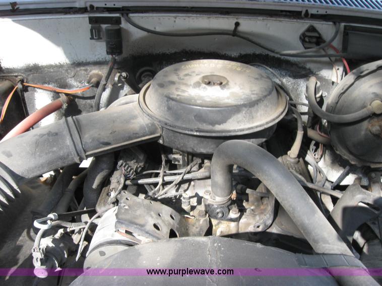 image for item 2717 1987 Chevrolet Custom Deluxe R20 pickup truck