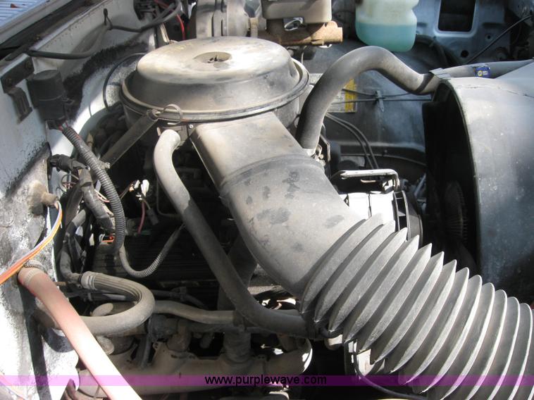 image for item 2717 1987 Chevrolet Custom Deluxe R20 pickup truck