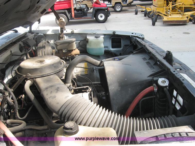 image for item 2717 1987 Chevrolet Custom Deluxe R20 pickup truck