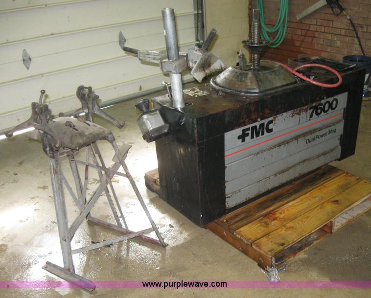 image for item 2718 FMC 7600 dual power/mag tire changer