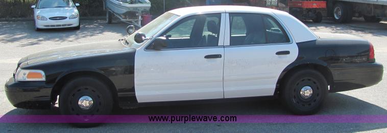 image for item 3217 2005 Ford Crown Victoria Police Interceptor