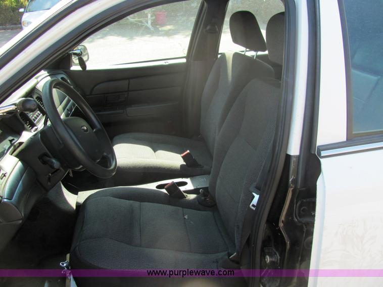 image for item 3217 2005 Ford Crown Victoria Police Interceptor