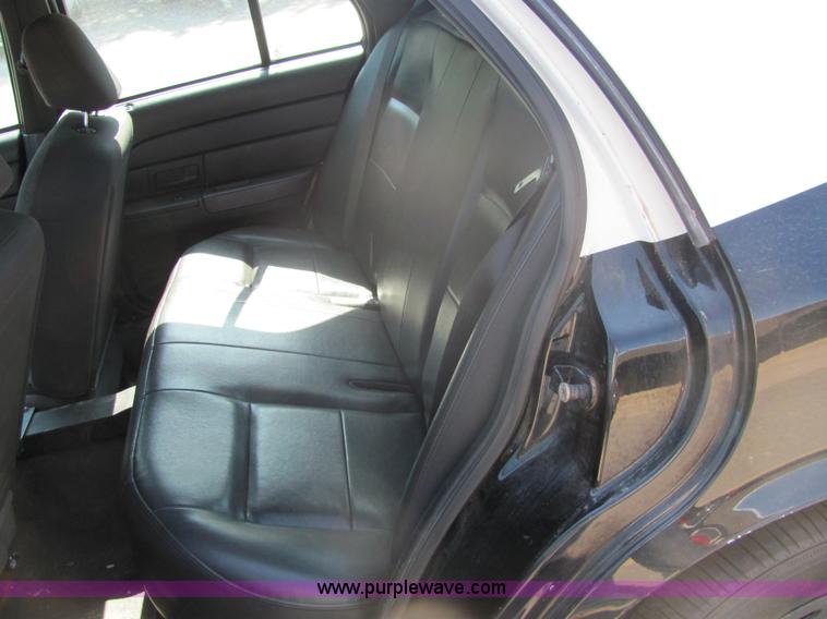 image for item 3217 2005 Ford Crown Victoria Police Interceptor