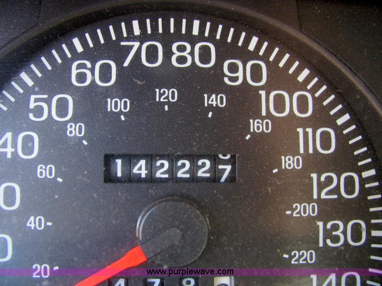 image for item 3217 2005 Ford Crown Victoria Police Interceptor