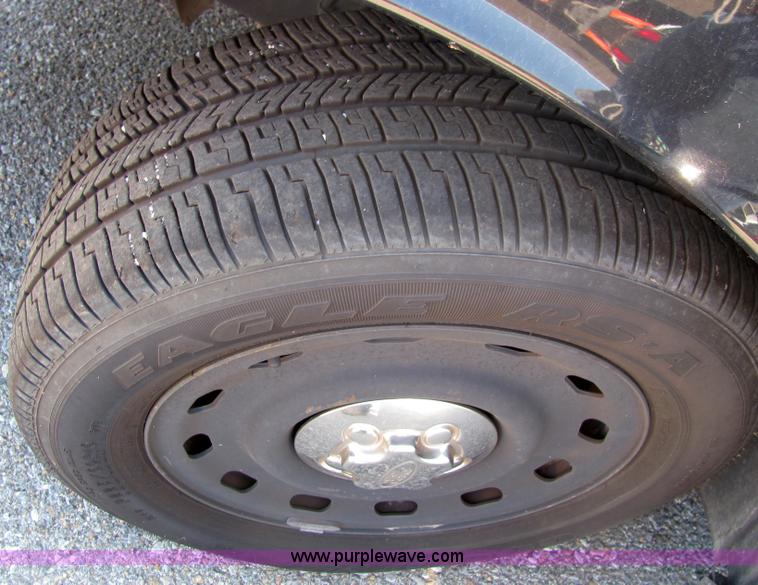 image for item 3217 2005 Ford Crown Victoria Police Interceptor