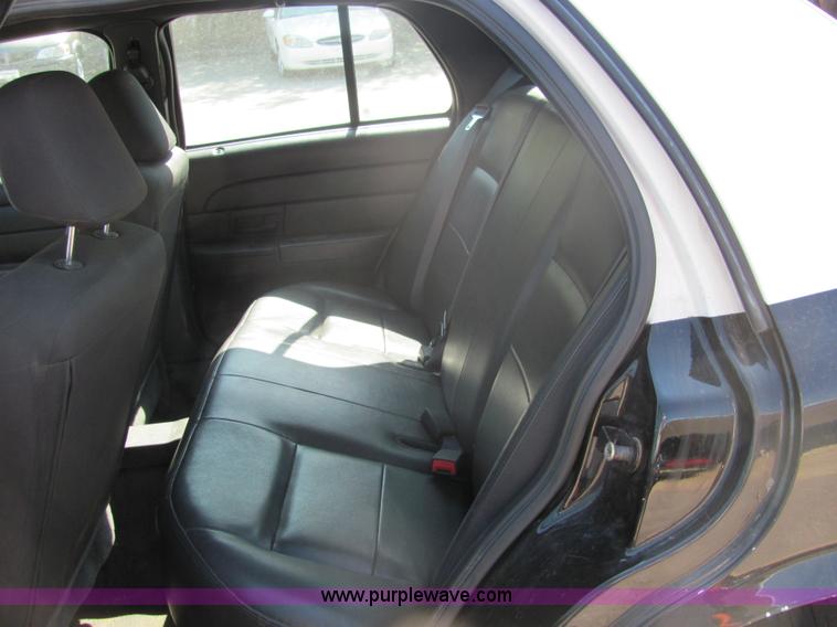 image for item 3218 2005 Ford Crown Victoria Police Interceptor