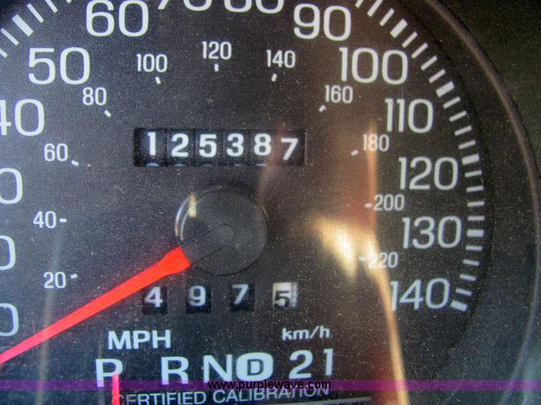 image for item 3218 2005 Ford Crown Victoria Police Interceptor