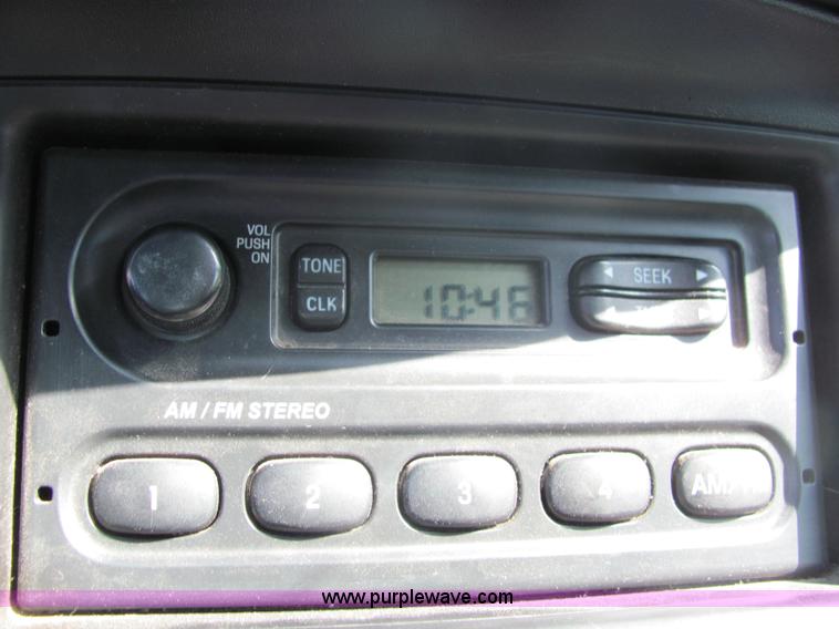 image for item 3218 2005 Ford Crown Victoria Police Interceptor