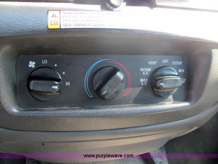 image for item 3218 2005 Ford Crown Victoria Police Interceptor