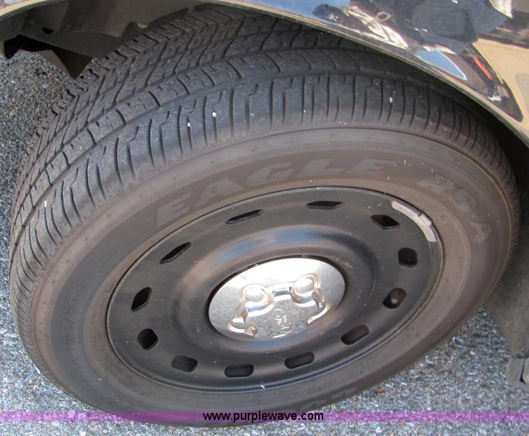 image for item 3218 2005 Ford Crown Victoria Police Interceptor