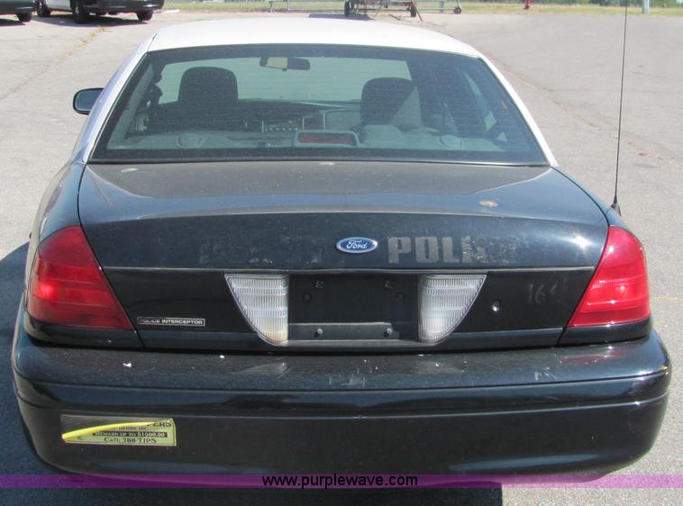 image for item 3219 2005 Ford Crown Victoria Police Interceptor