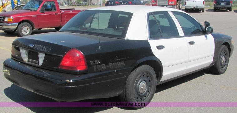image for item 3219 2005 Ford Crown Victoria Police Interceptor