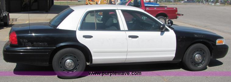 image for item 3219 2005 Ford Crown Victoria Police Interceptor