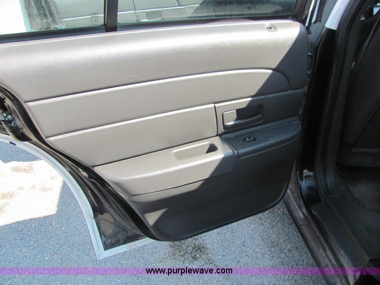 image for item 3219 2005 Ford Crown Victoria Police Interceptor
