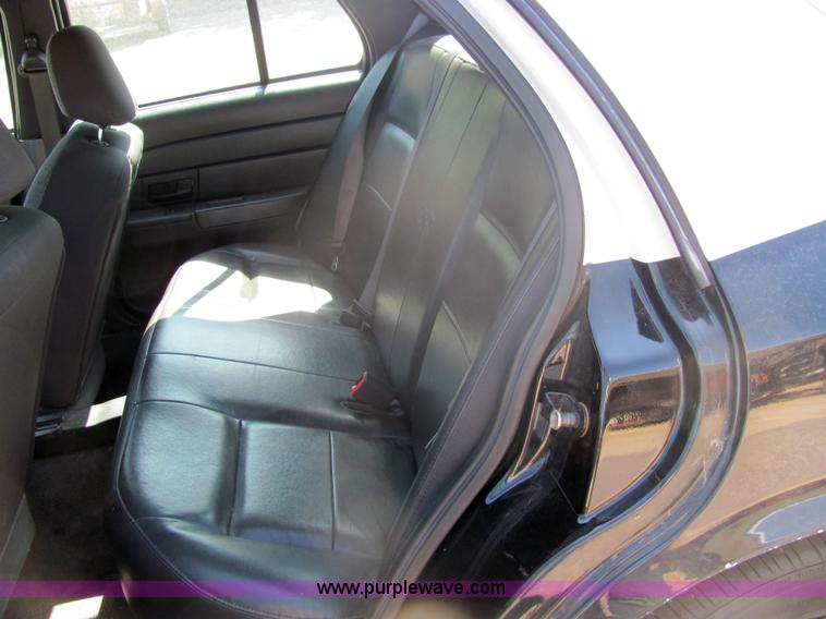 image for item 3219 2005 Ford Crown Victoria Police Interceptor