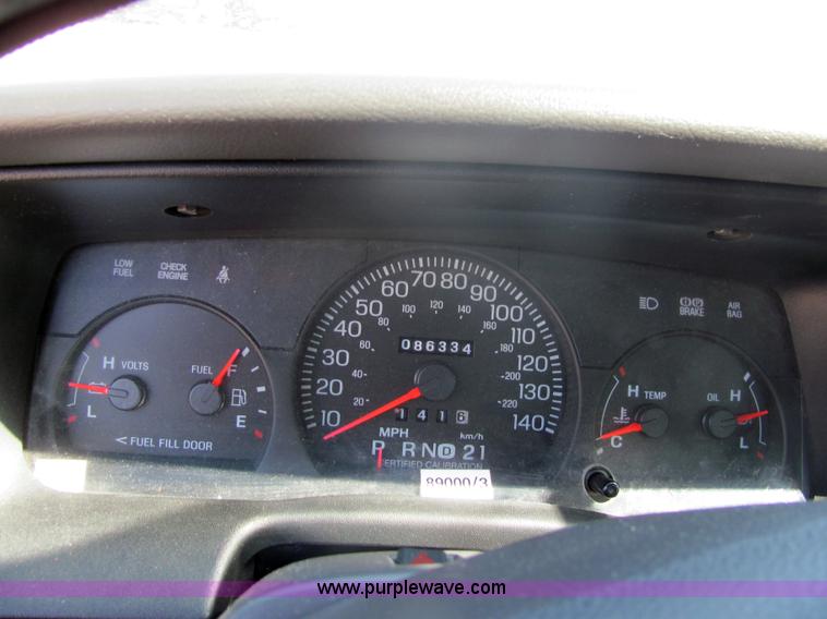 image for item 3219 2005 Ford Crown Victoria Police Interceptor