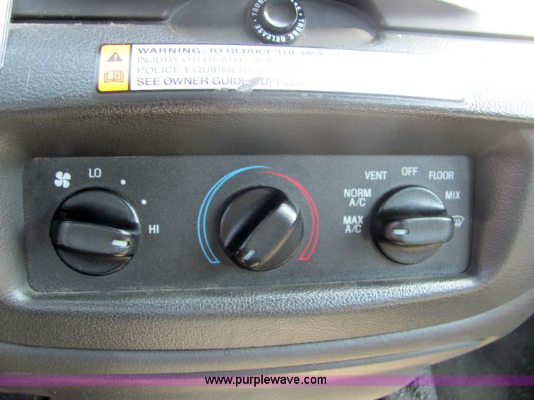 image for item 3219 2005 Ford Crown Victoria Police Interceptor