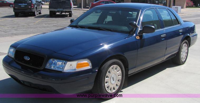 image for item 6780 2003 Ford Crown Victoria police sedan
