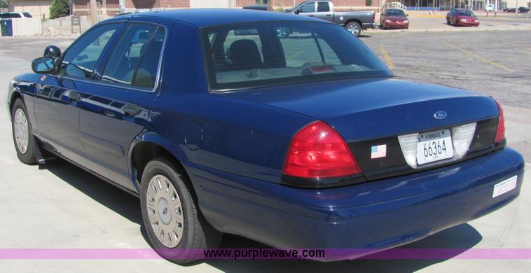 image for item 6780 2003 Ford Crown Victoria police sedan