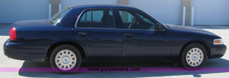 image for item 6780 2003 Ford Crown Victoria police sedan