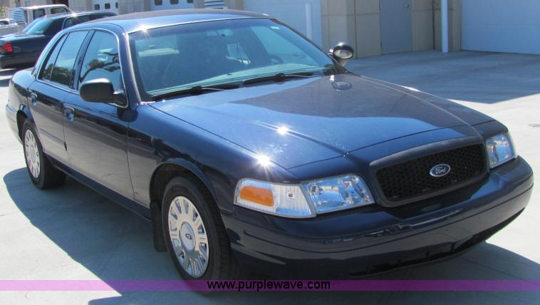 image for item 6780 2003 Ford Crown Victoria police sedan