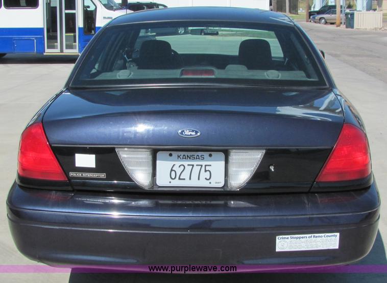 image for item 6781 2002 Ford Crown Victoria police sedan