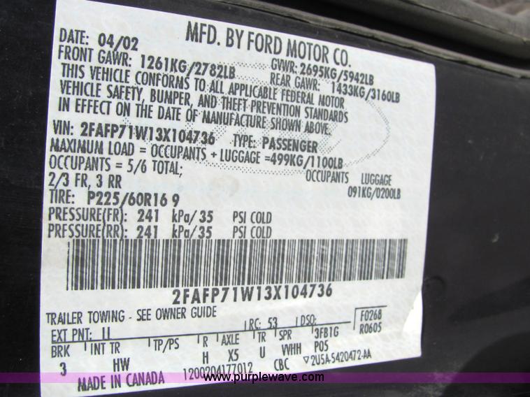 image for item 6781 2002 Ford Crown Victoria police sedan