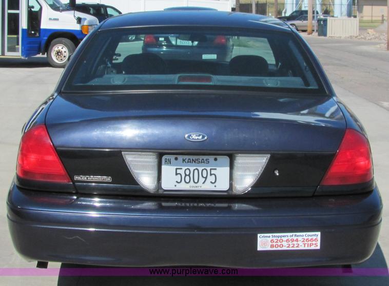 image for item 6782 2001 Ford Crown Victoria police sedan