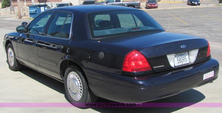 image for item 6782 2001 Ford Crown Victoria police sedan