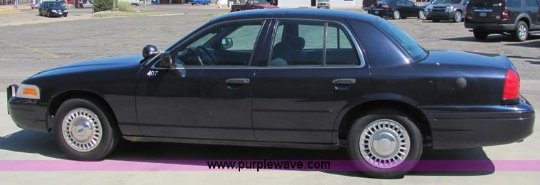 image for item 6782 2001 Ford Crown Victoria police sedan