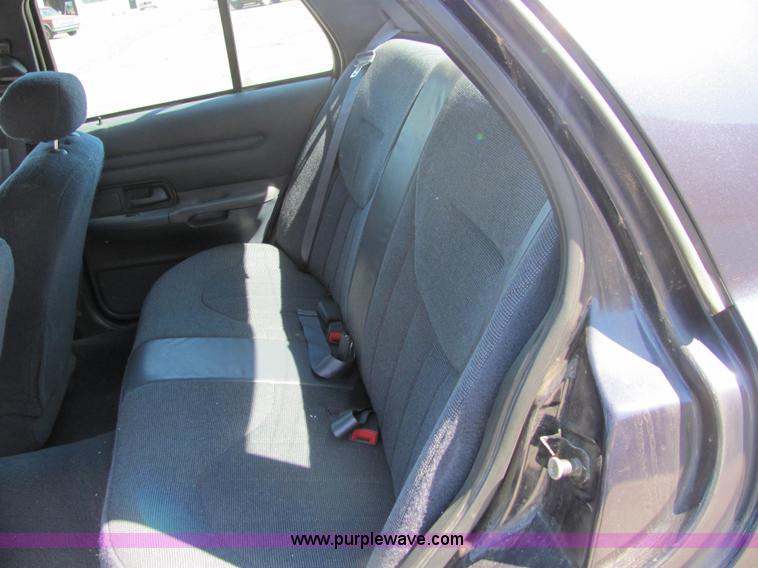 image for item 6782 2001 Ford Crown Victoria police sedan