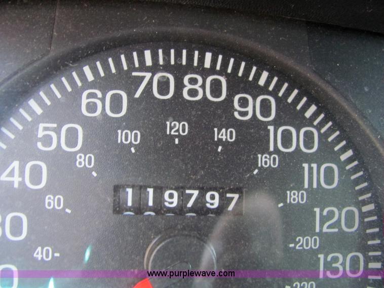 image for item 6782 2001 Ford Crown Victoria police sedan